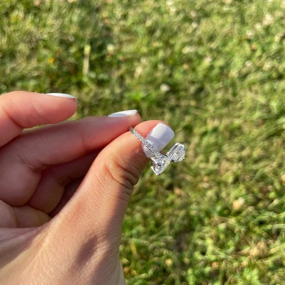 Swarovski Mesmera Crystal Ring - Picture 3 of 9